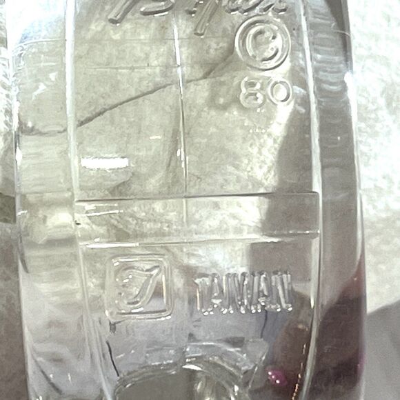 Vintage 1980’s Bijan Lucite Unicorn Napkin Rings Set of 4 - Picture 4 of 8